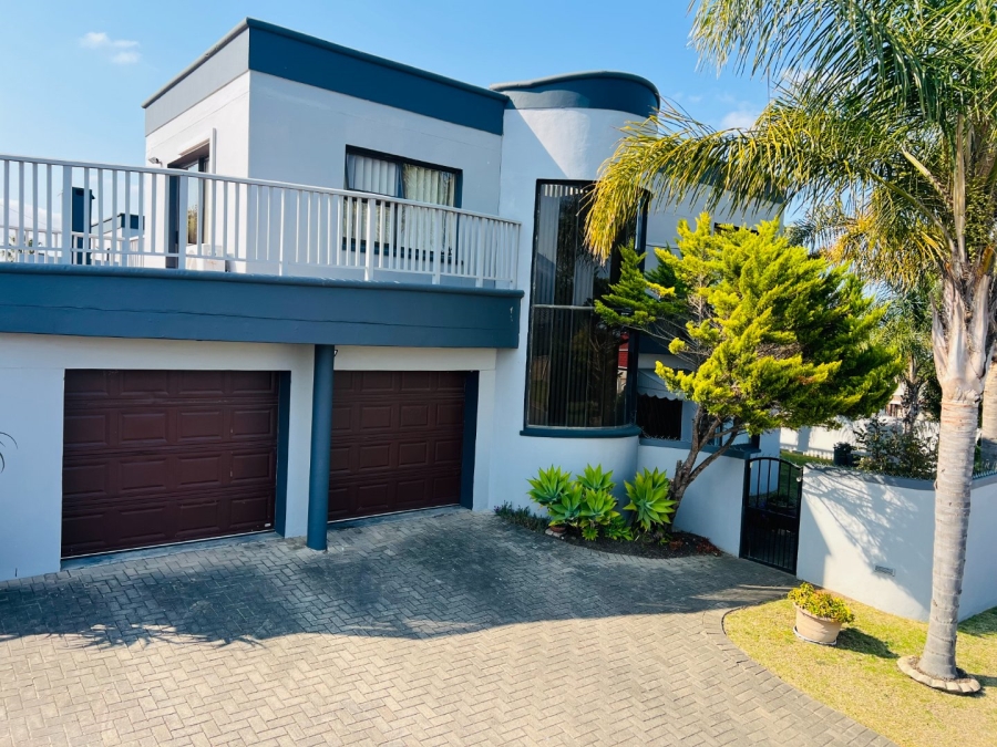 8 Bedroom Property for Sale in Rooi Rivier Rif Western Cape